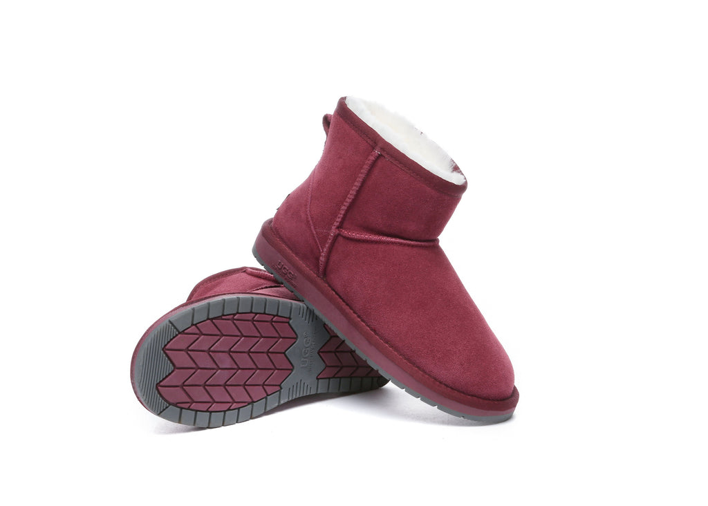 Burgundy boy uggs top